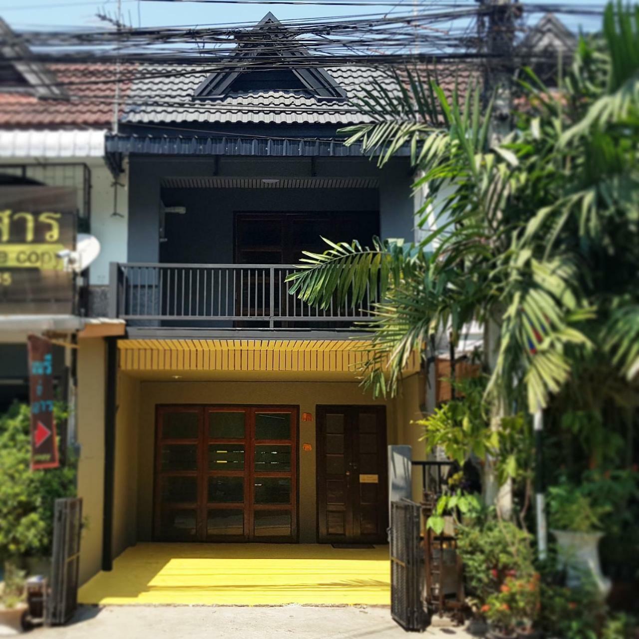 チエンマイ Piyanattha Houseヴィラ エクステリア 写真